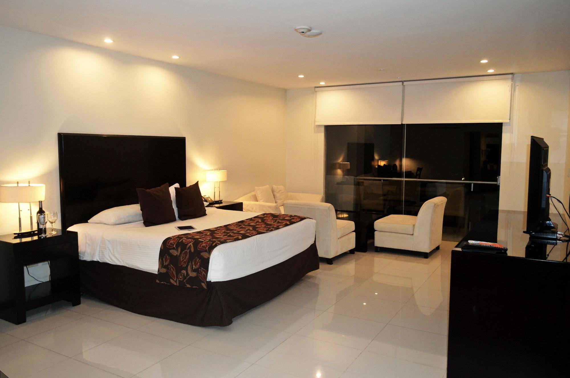 Sun Hotel Warnes Екстериор снимка