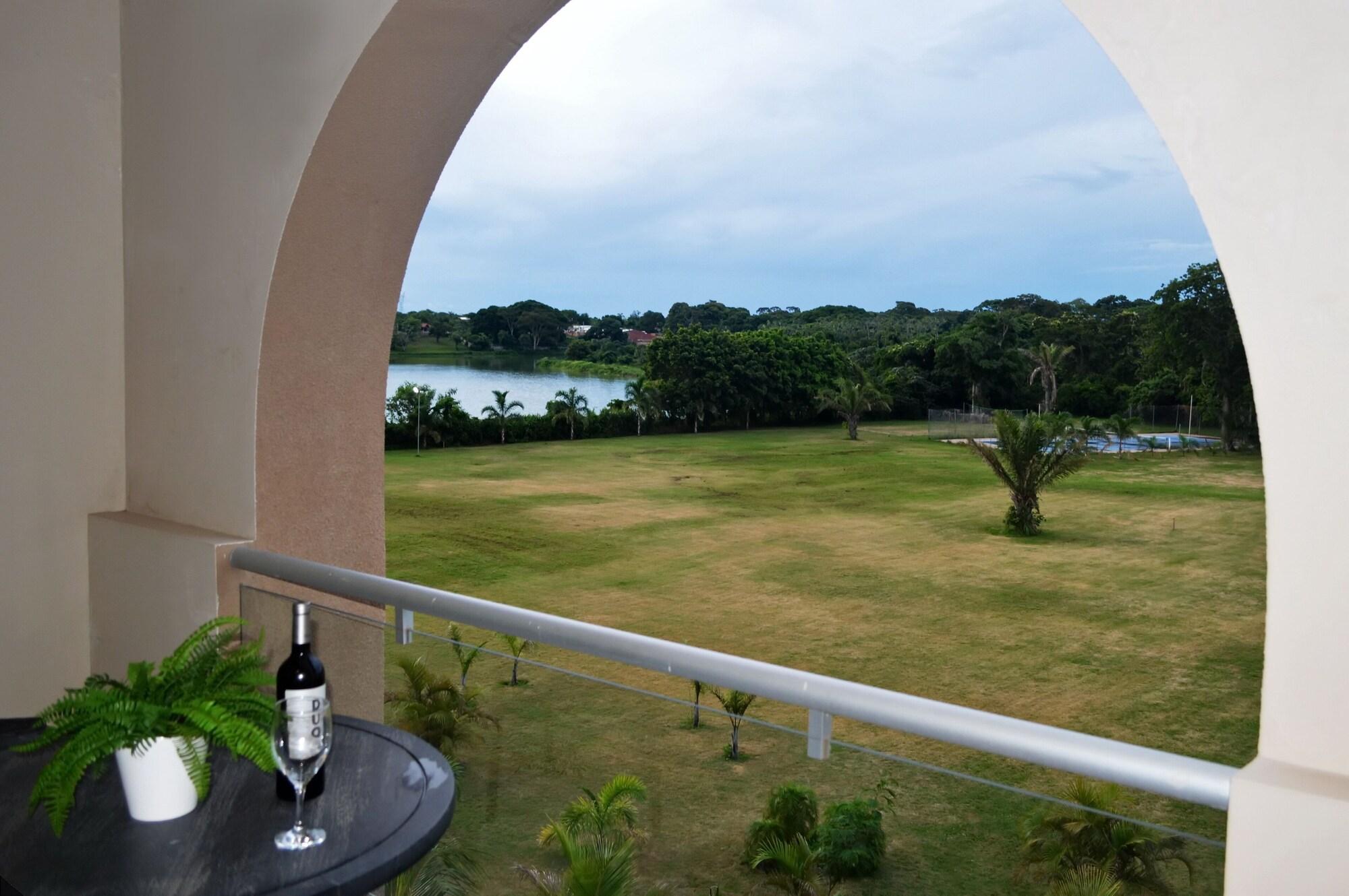 Sun Hotel Warnes Екстериор снимка