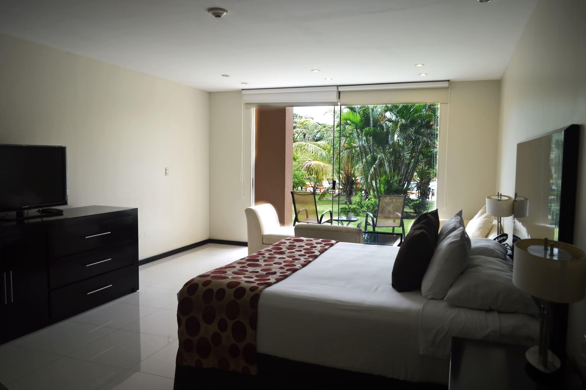 Sun Hotel Warnes Екстериор снимка