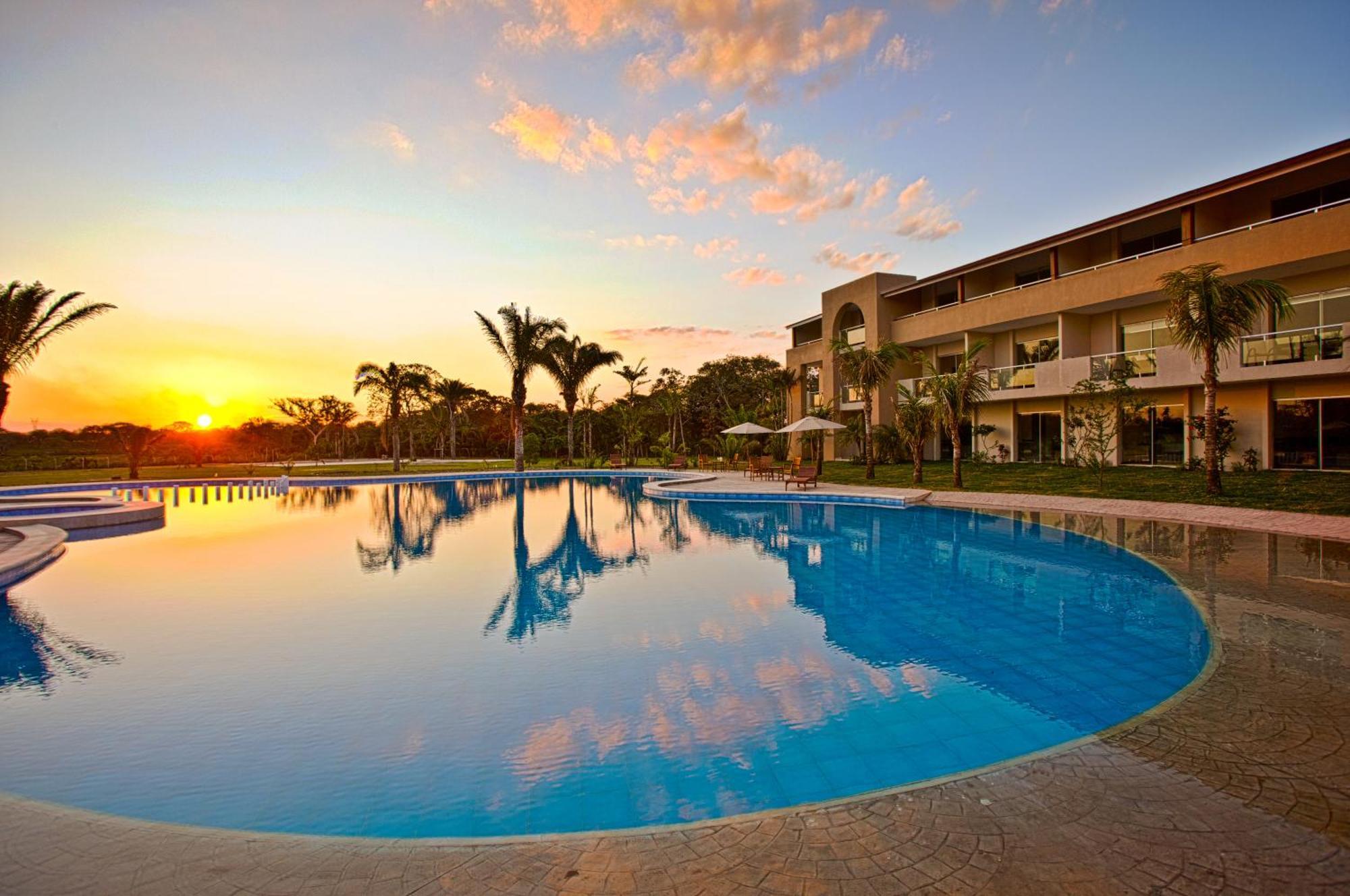 Sun Hotel Warnes Екстериор снимка