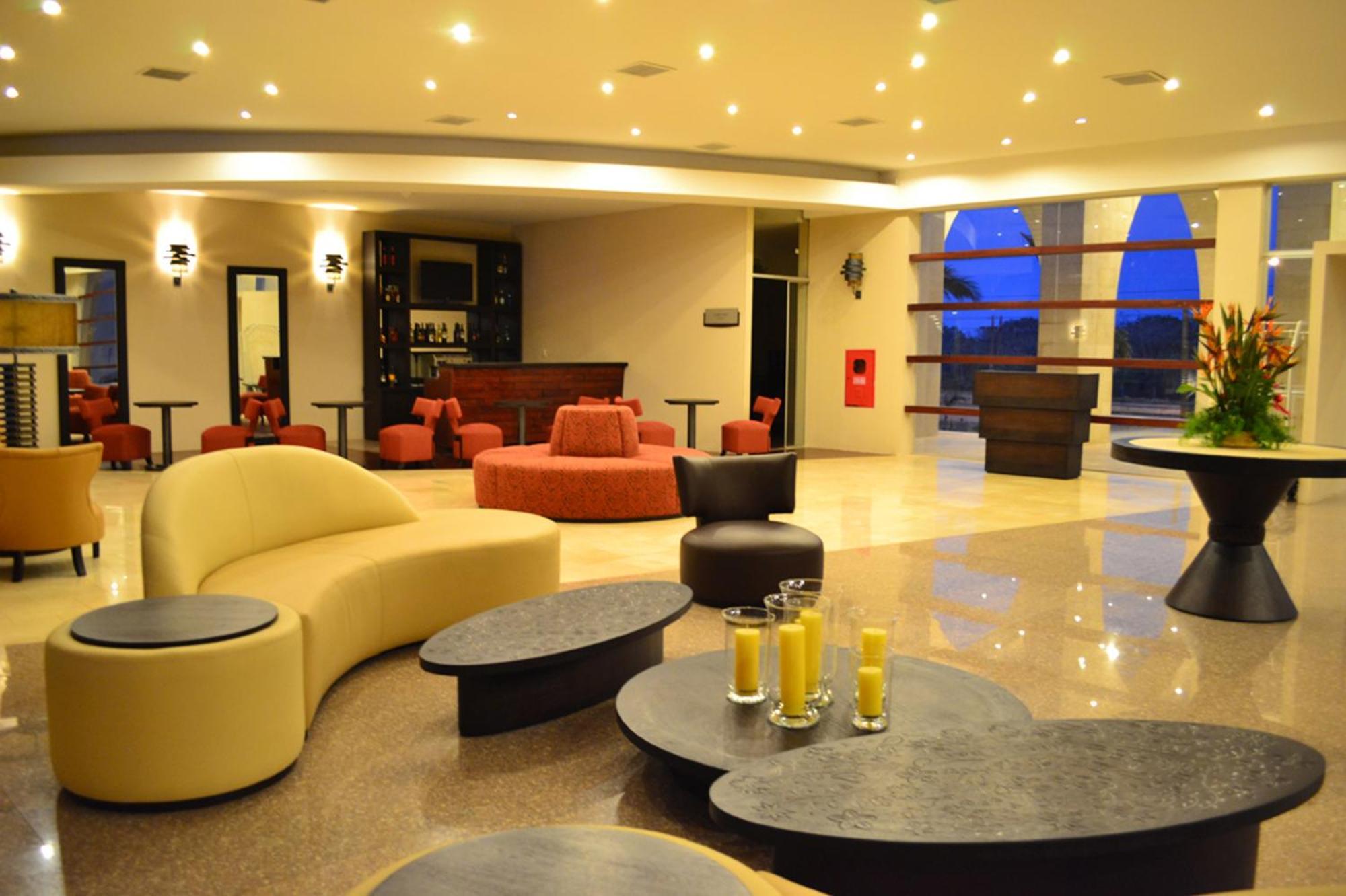 Sun Hotel Warnes Екстериор снимка