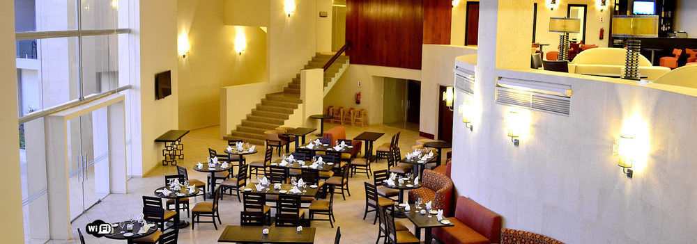 Sun Hotel Warnes Екстериор снимка