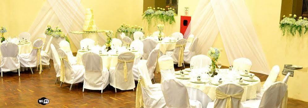 Sun Hotel Warnes Екстериор снимка