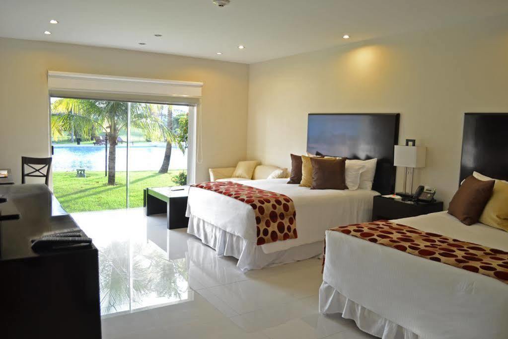 Sun Hotel Warnes Екстериор снимка