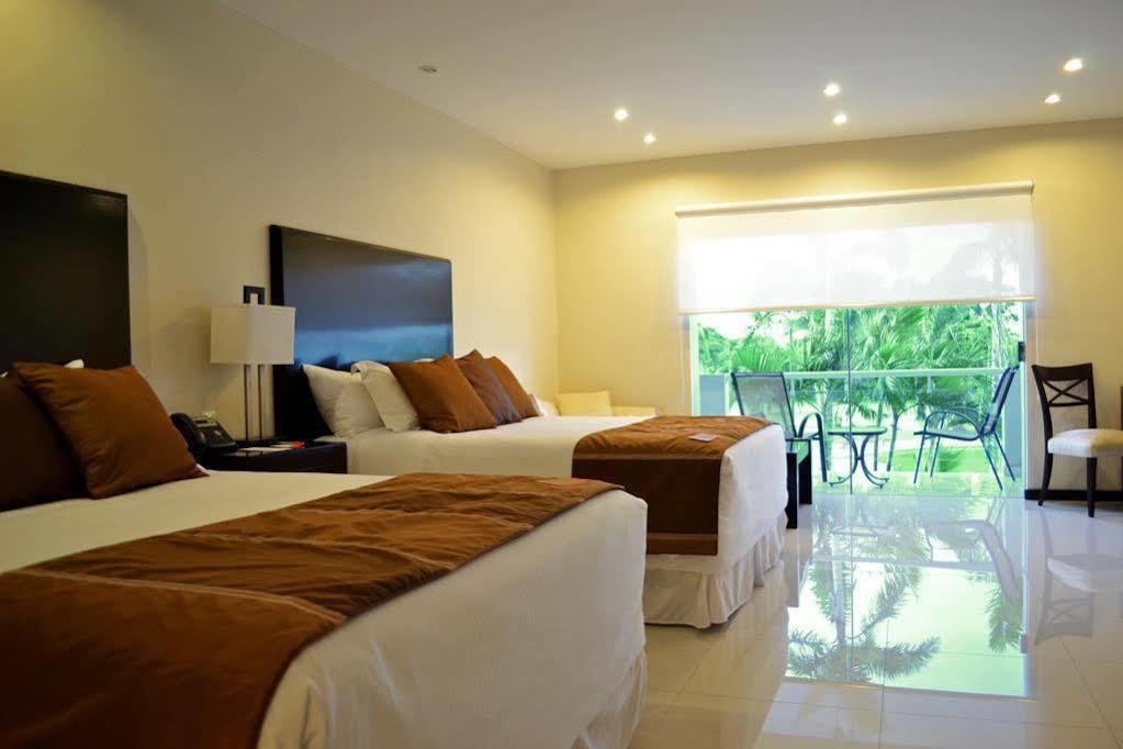 Sun Hotel Warnes Екстериор снимка