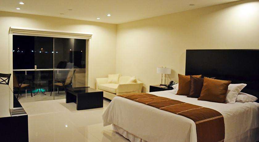 Sun Hotel Warnes Екстериор снимка
