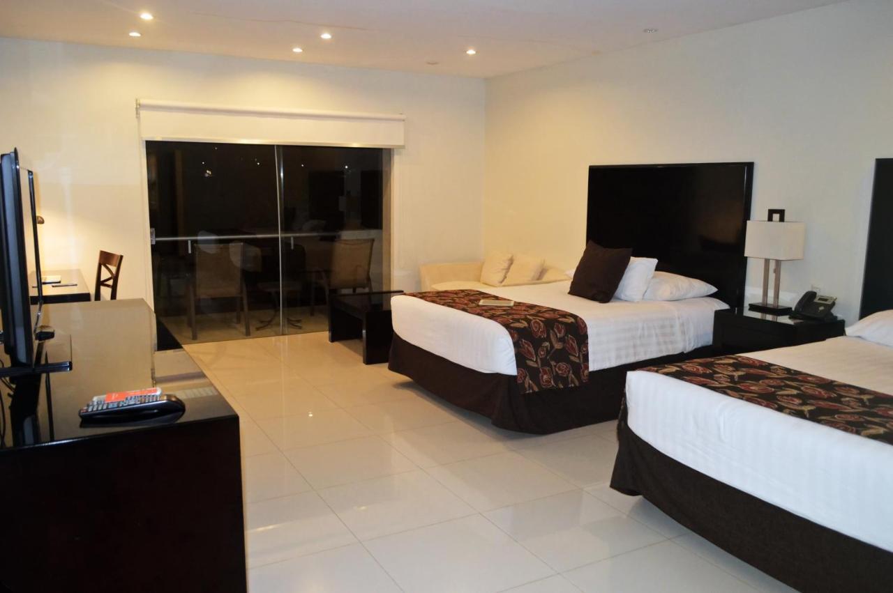 Sun Hotel Warnes Екстериор снимка